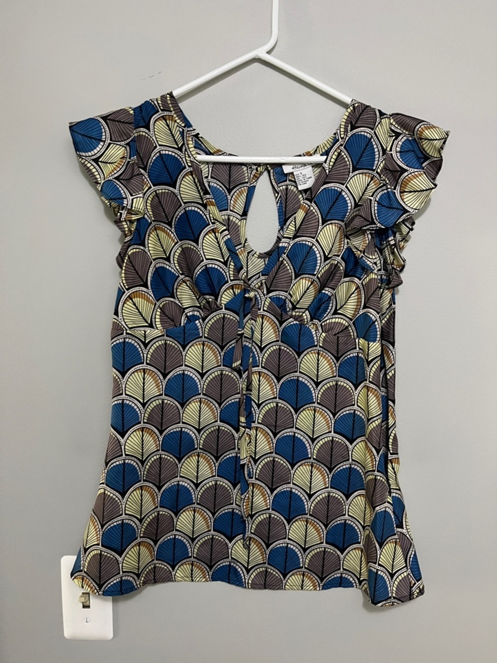 Hanna G. 100% Silk Fan Print Flutter Sleeve Blouse